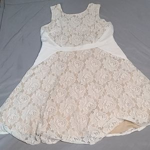 Woman's size 18W lace white & nude cocktail dress